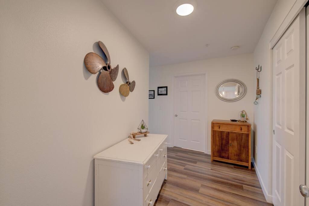 Beach Please-Updated Home With Ocean Views Long Beach Exterior foto